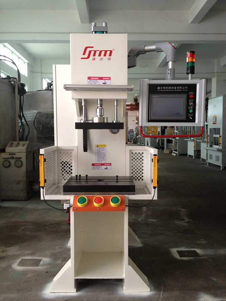 供应XTM数控液压机，上海数控液压机
